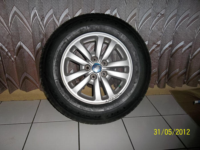ford escape "limited"2008 pemakaian 2009 velg 22"croom GANTENG
