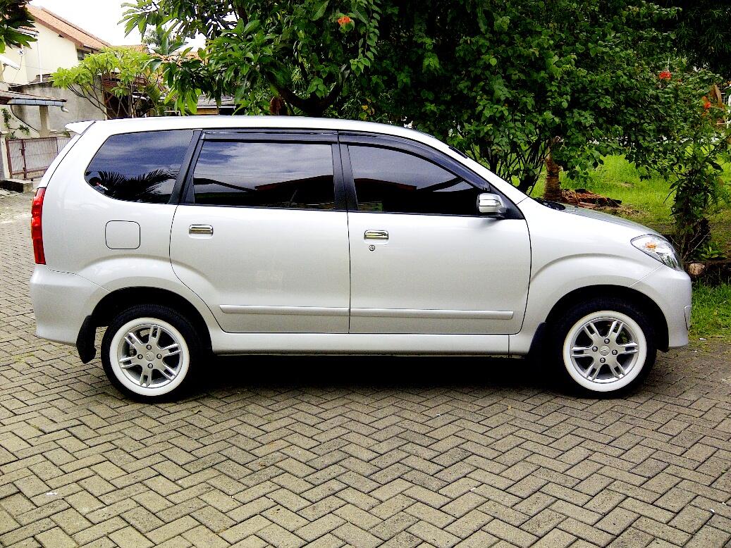 Daihatsu Xenia Xi DLX VVTi Plus 1300cc Silver metallic
