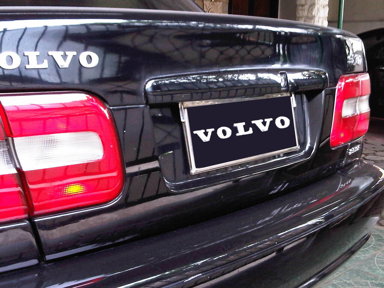 Volvo S70 M/T Tahun 2000 Hitam Solid