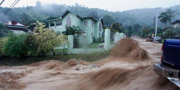 ( Bandung Banjir Parah ) 10.250 KK Terendam Banjir di Bandung
