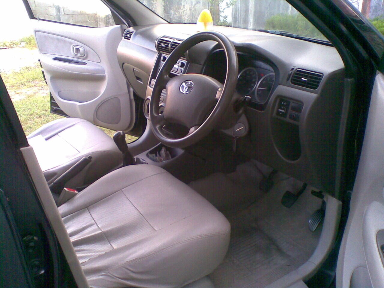 OVER KREDIT AVANZA 13 G THN 2010 HITAM DARI BARU