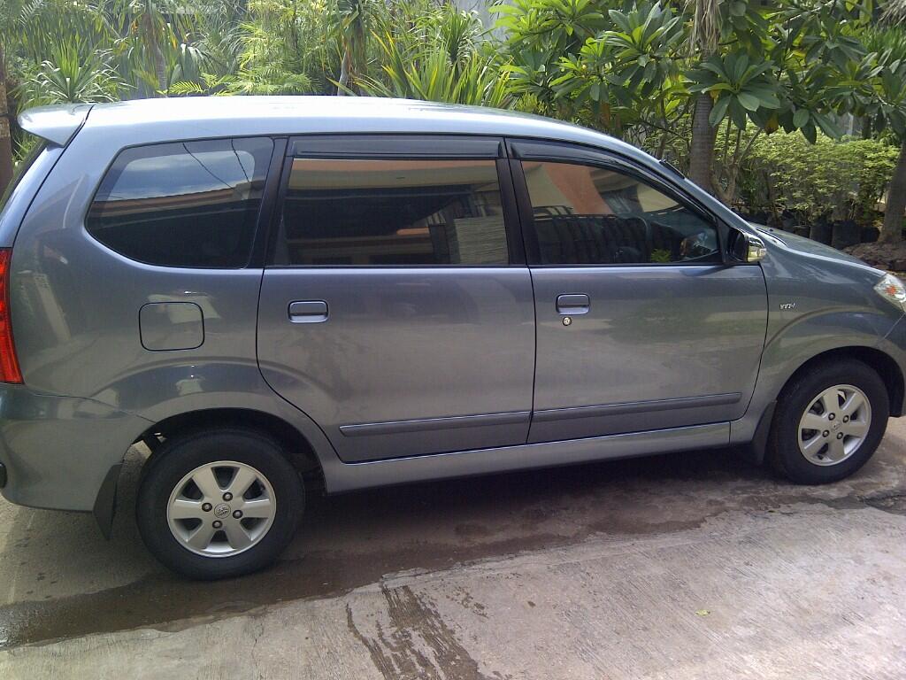 WTS AVANZA 2011 G A/T Grey Metalic