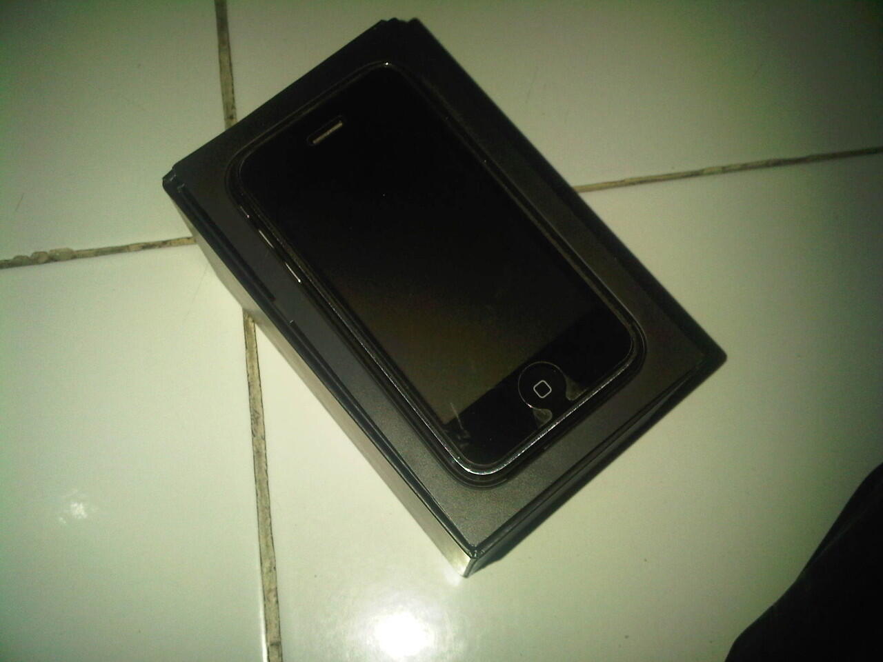 Iphone 3G 16 GB Hitam mulus