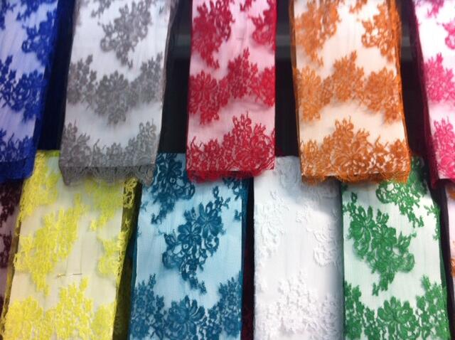 Brokat Perancis (Kebaya Perancis)
