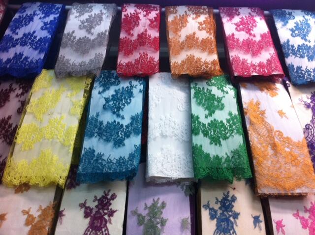 Brokat Perancis (Kebaya Perancis)