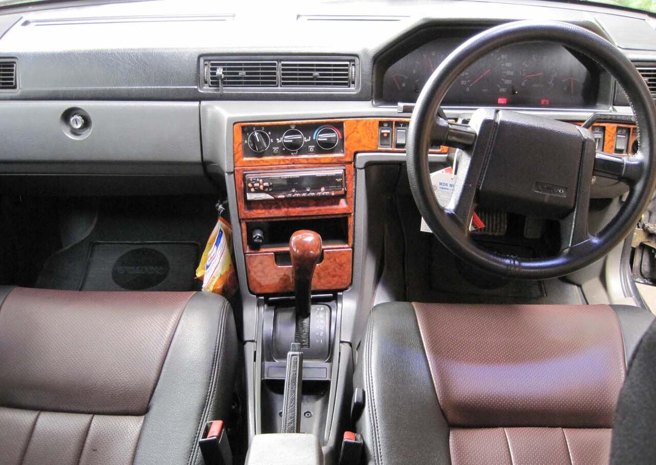 VOLVO 960 GL AT '94 DARK GREEN (MINT CONDITION)
