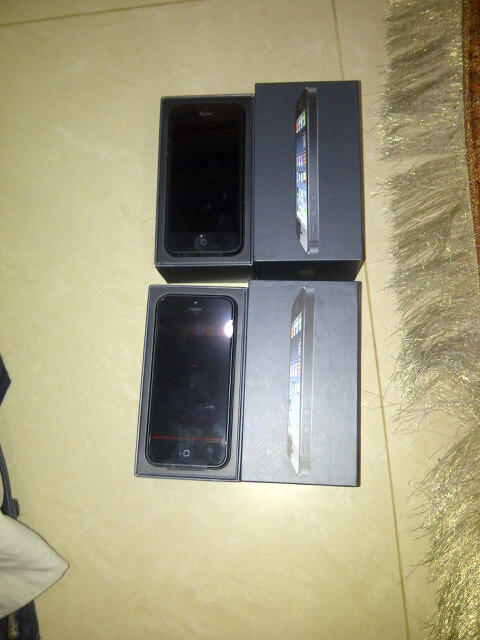 jual iphone 5 black (16gb) dan ipod 4th gen (white) 32gb
