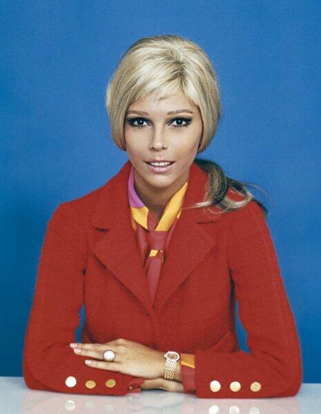 Inspirasi Gaya 60-an Nancy Sinatra