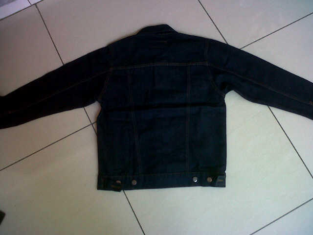 Jaket Jeans Wrangler KW Super Keren Murah gan warna blue black, reseller welcome