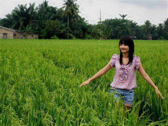 jika tahu tentang wanita ini mohon infonya