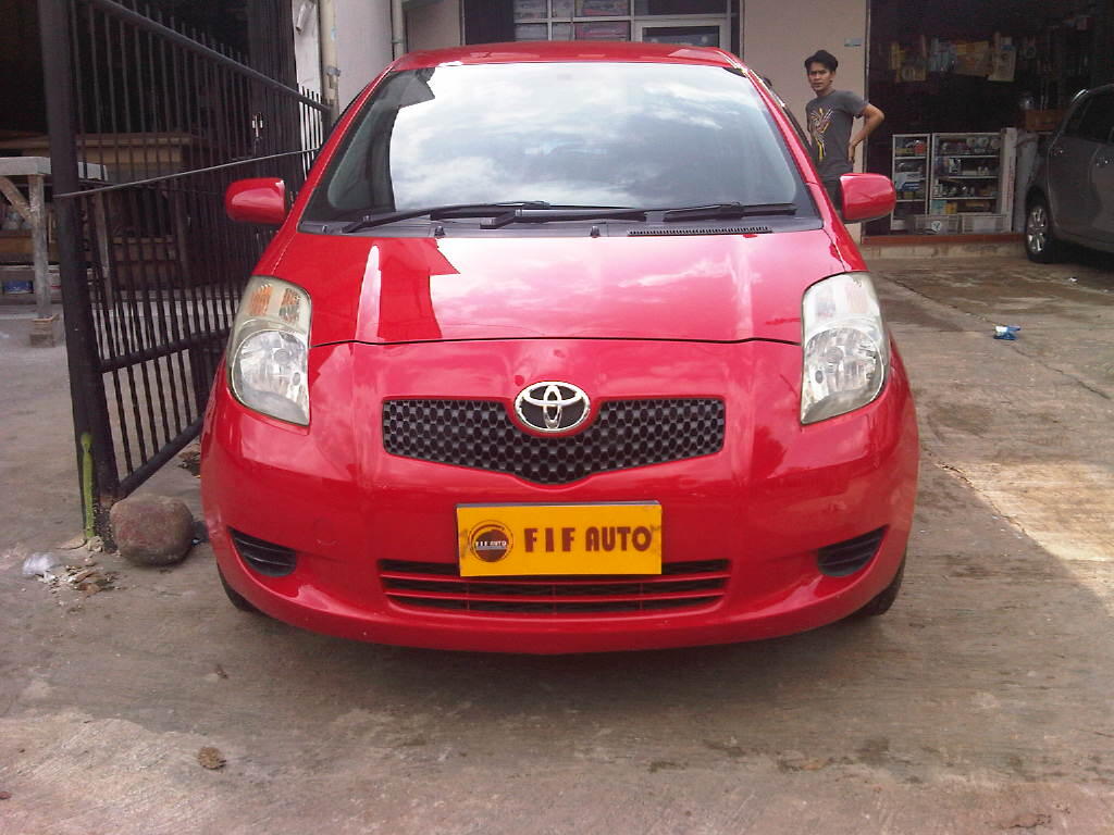 TOYOTA YARIS E AT 2006 MERAH