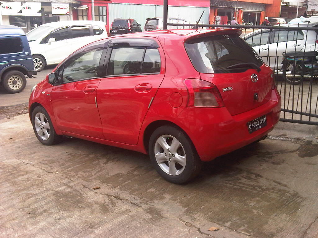 TOYOTA YARIS E AT 2006 MERAH