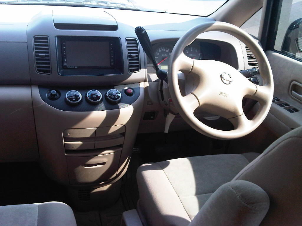 Nissan Serena 2.0 CT AT 2009 Hitam Metalik