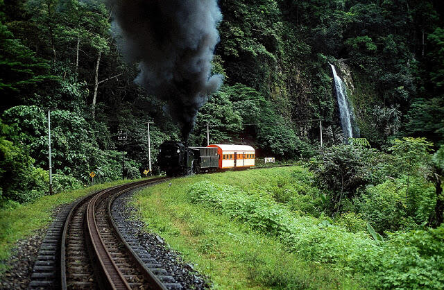 Indahnya Kereta Api Wisata Di Sumatra