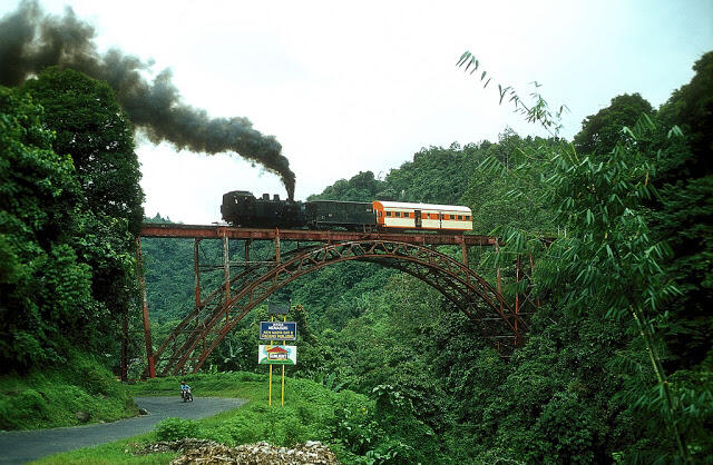 Indahnya Kereta Api Wisata Di Sumatra