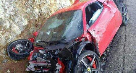 Baru 2 Jam, Ferrari Ini Hancur Total