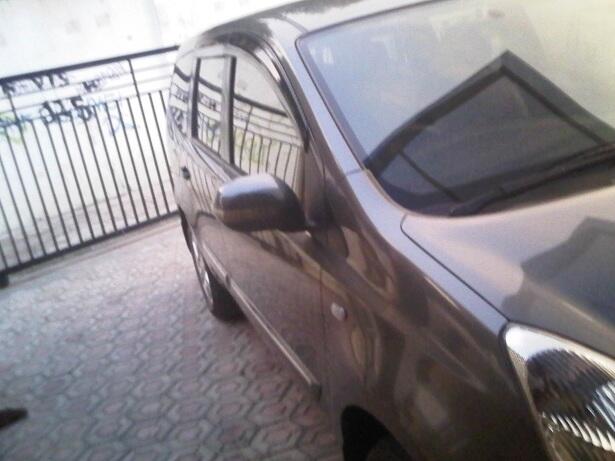 Nissan Grand Livina XV 2010 MT - Family Car :: B JAKARTA
