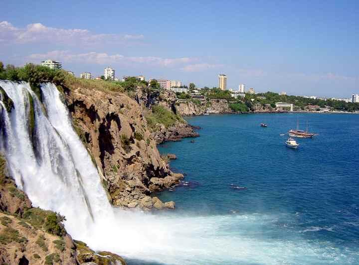 10 Negara Wisata Favorit Tahun 2013