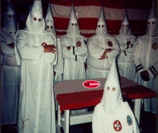 pocong dan organisasi kkk