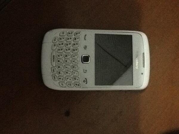 Di jual blackberry gemini 3G 9300 white murah