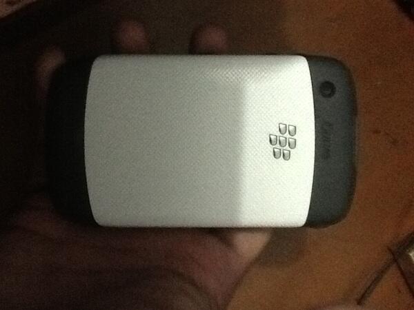 Di jual blackberry gemini 3G 9300 white murah