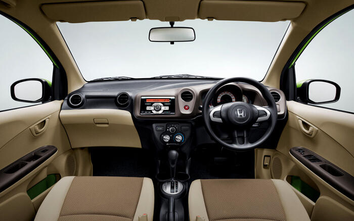 MILIKI & RASAKAN NYAMAN NYA BERKENDARA DENGAN HONDA BRIO