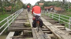 Jembatan Kayu Berusia 1000 Tahun di Cina Masih Kokoh ! With Pict!