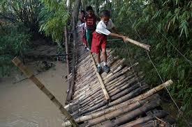 Jembatan Kayu Berusia 1000 Tahun di Cina Masih Kokoh ! With Pict!