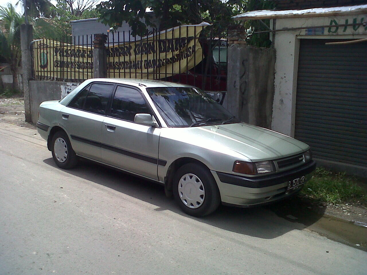 MAZDA INTERPLAY 323 HIJAU METALIK TAHUN 91 MULUSS JAKBAR