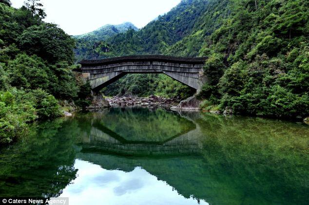 Wow,, Jembatan Kayu Berusia 1000 Tahun Yang Tetap kokoh