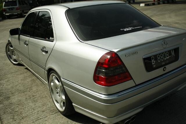 MERCEDES BENZ C200 ELEGANCE 1996 AUTOMATIC SILVER ISTIMEWA