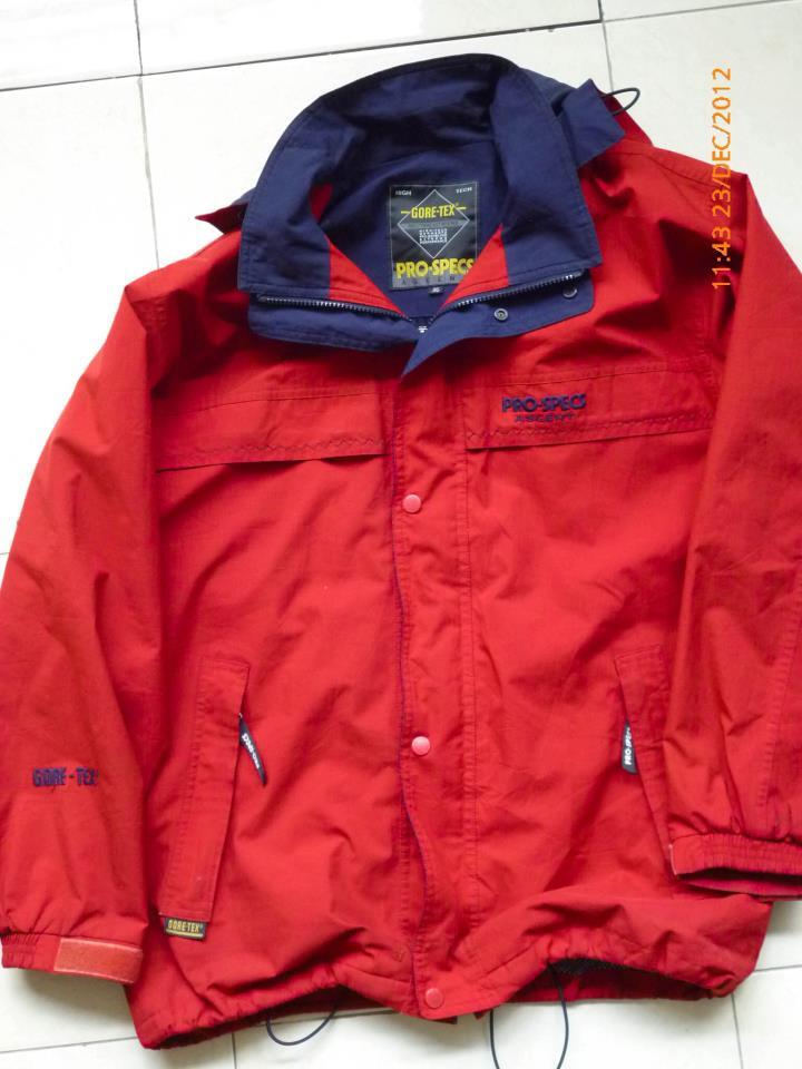 Terjual JUAL JAKET OUTDOOR  PRO SPECS GORE TEX ORIGINAL 