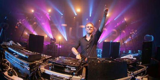 10 DJ Terbaik Tahun 2012