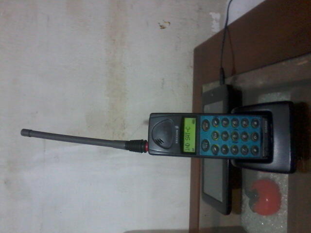 hp jadul Ericsson GA628 Antena Panjang