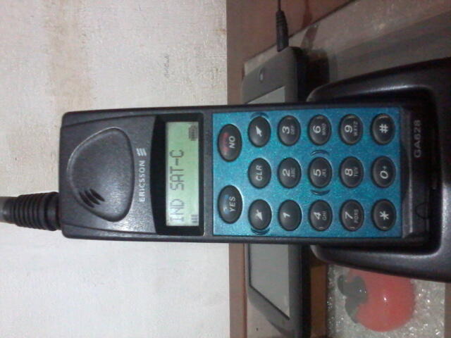 hp jadul Ericsson GA628 Antena Panjang