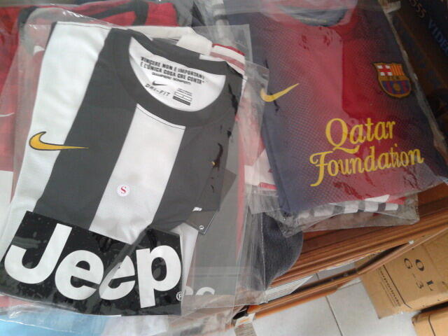 JUAL (SALE!!) JERSEY BARCELONA 2011/2012 HOME 125ribu aja,SIZE S M XL GRADE AAA THAI