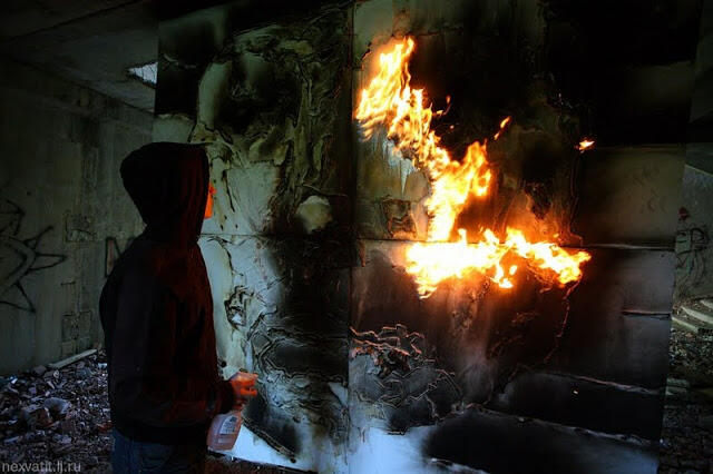 &#91;COOL&#93; Lukisan Wajah Tokoh Perang Dunia II dengan Cara &quot;Dibakar&quot;