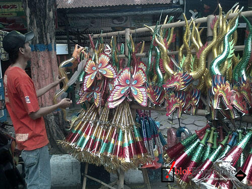 Yang Suka Beli Trompet Pinggir Jalan Masuk Gan !!!!!