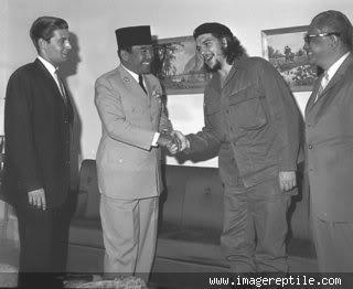 &#91;SEJARAH&#93; Bung Karno pernah bersama Che Guevara