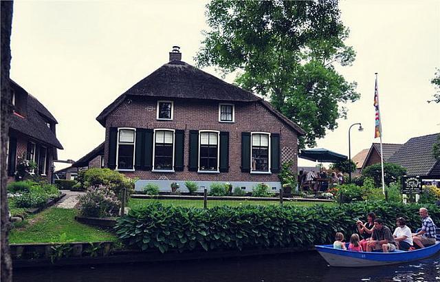 Giethoorn, Desa Terapung di Belanda..cekidooottt!!!