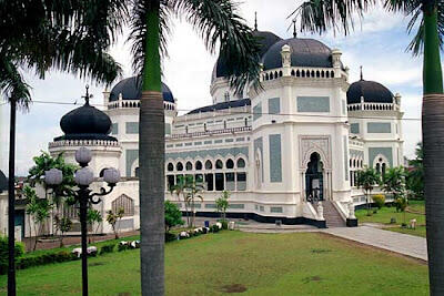 Mengintip Keindahan Mesjid Raya Kota Medan 