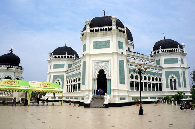 Mengintip Keindahan Mesjid Raya Kota Medan 