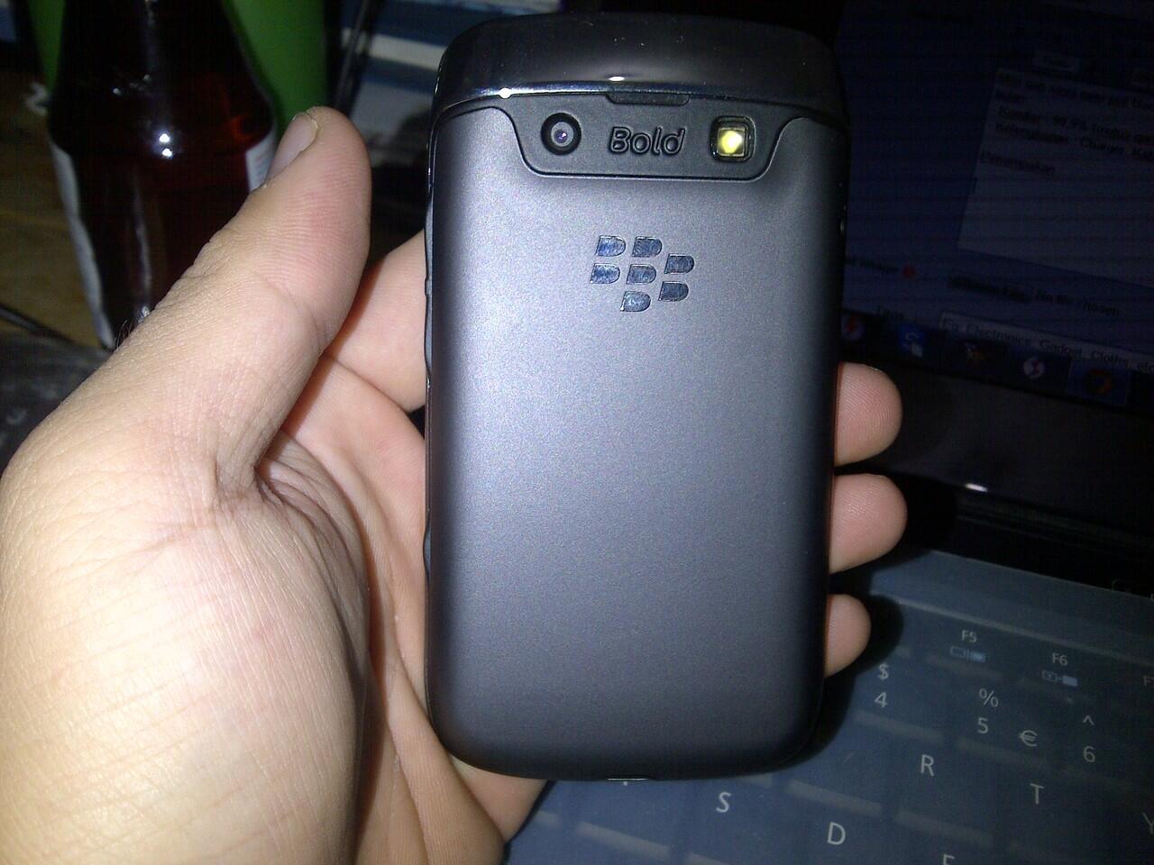 blackberry bellagio 9790 black garansi tam 22 bulan