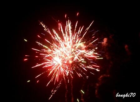 Share foto kembang api 2013 agan di sini yuk !!