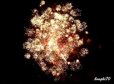 Share foto kembang api 2013 agan di sini yuk !!