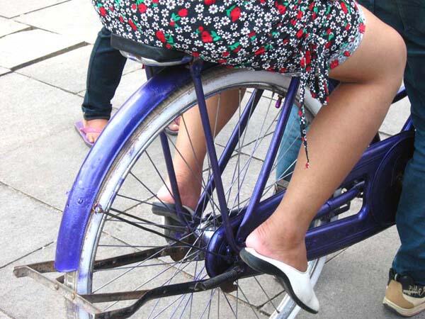 Pemkot Lhokseumawe Larang Perempuan Mengangkang di Sepeda Motor 