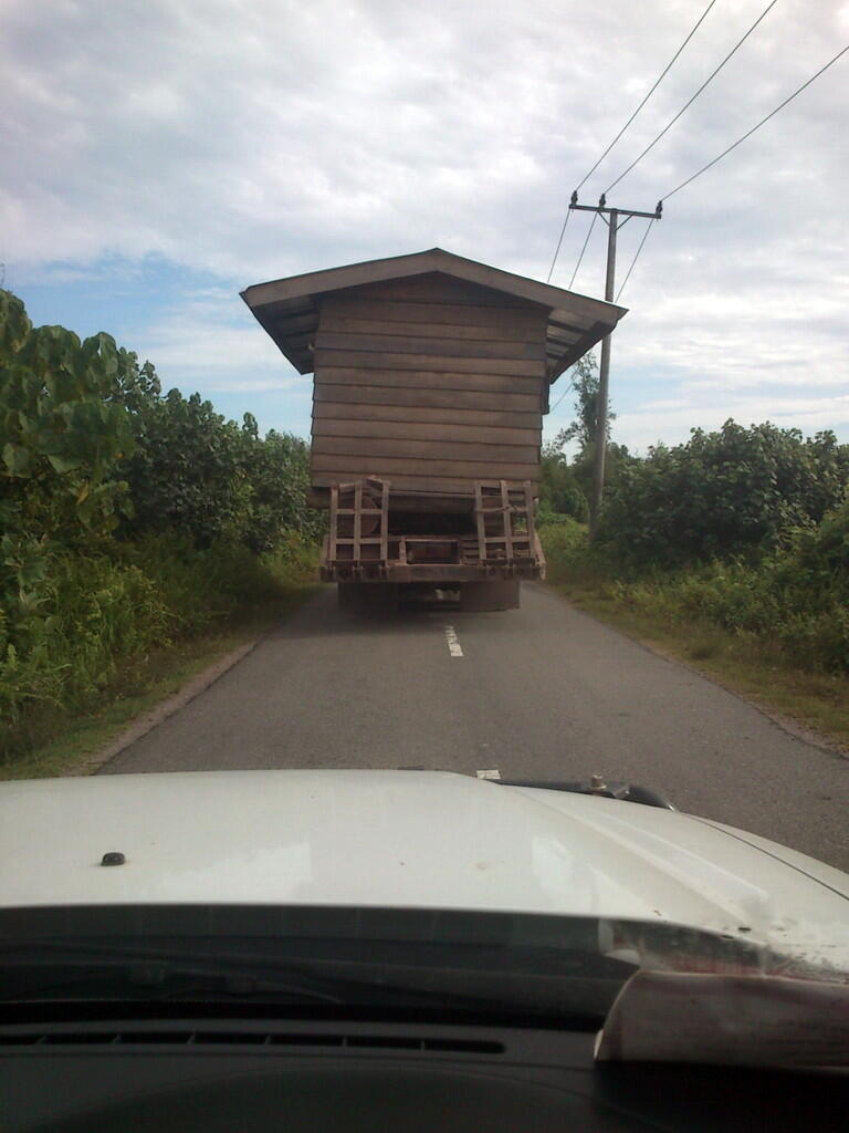 &#91;pic&#93;rumah ini bisa diangkat juga... 