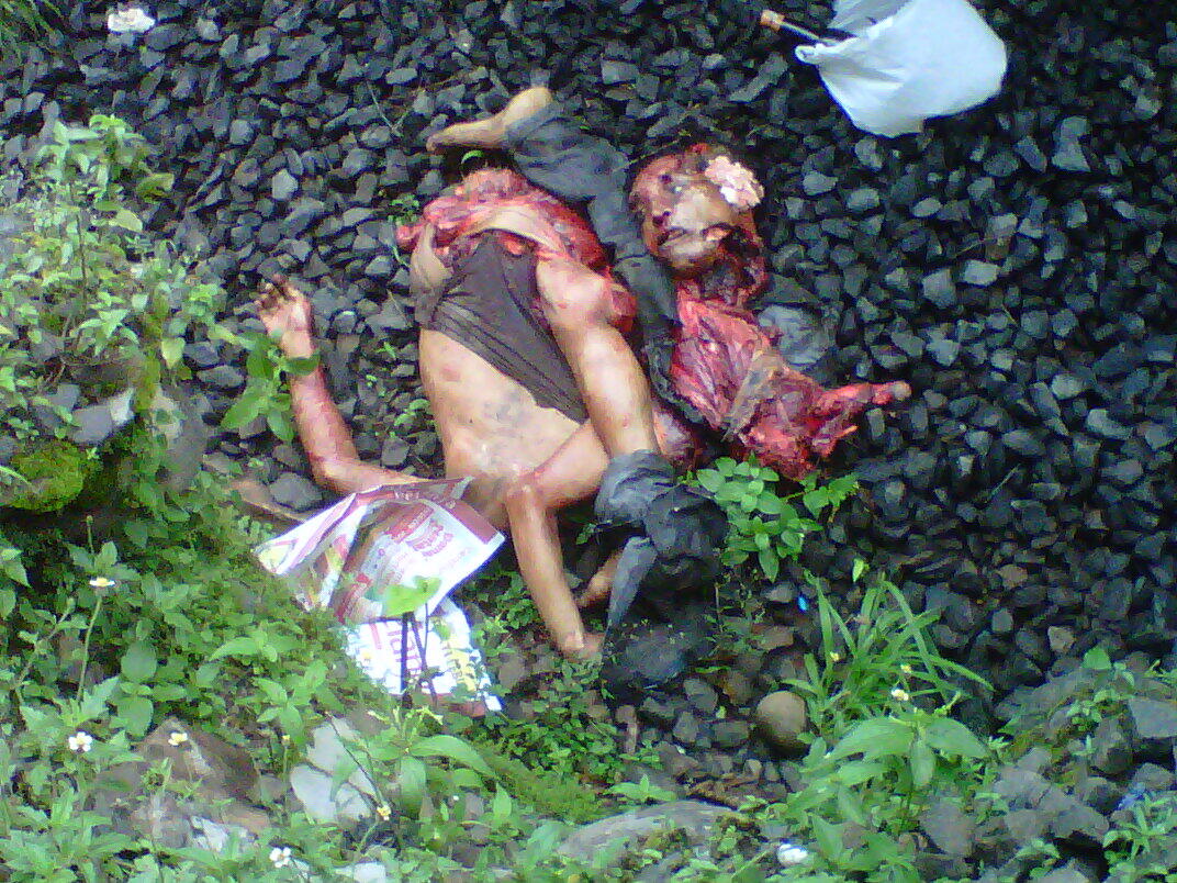 Tertabrak kereta td pagi 02 Januari 2013 (depok)