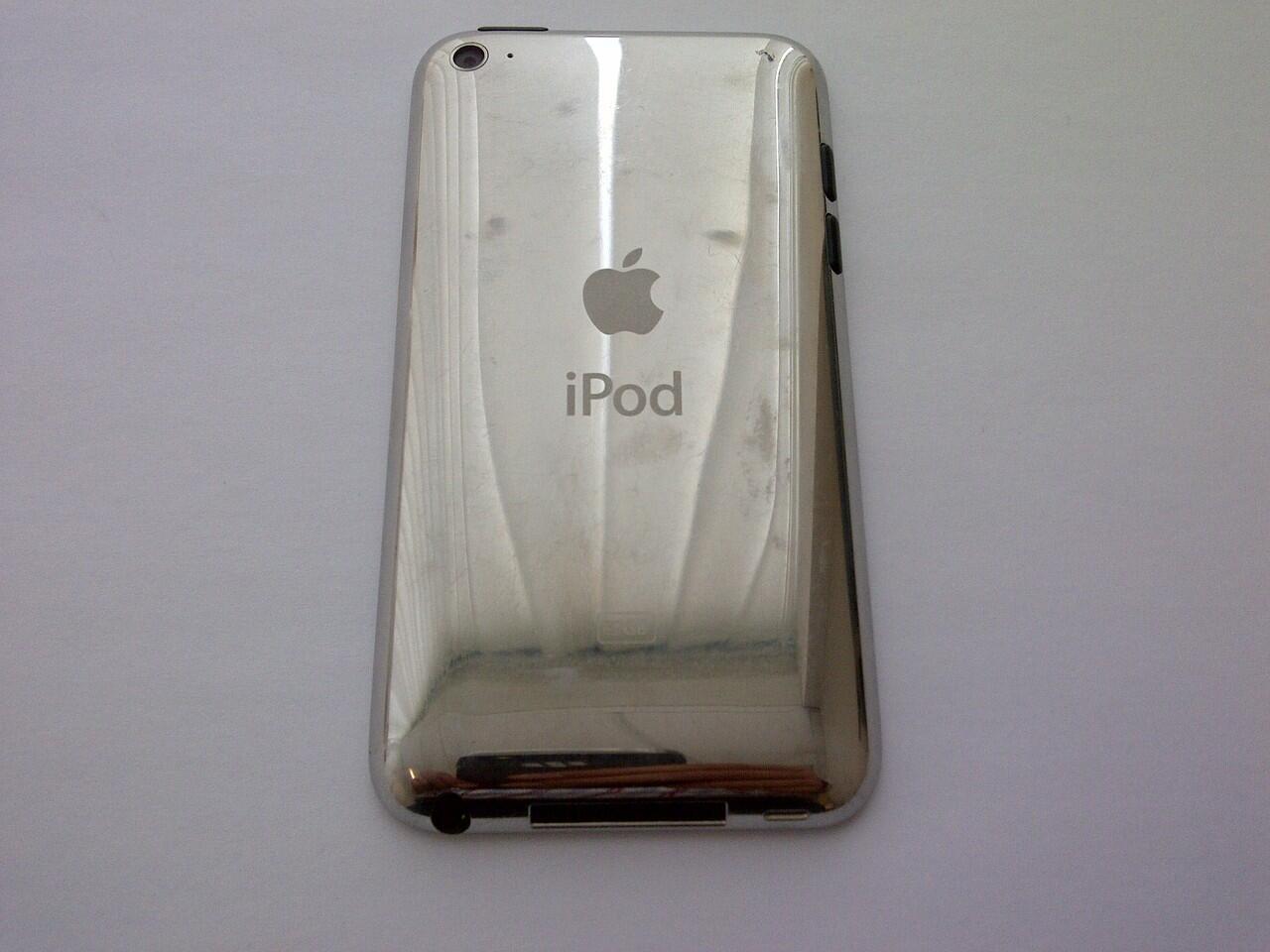 WTS IPOD TOUCH 4 32 GB WHITE
