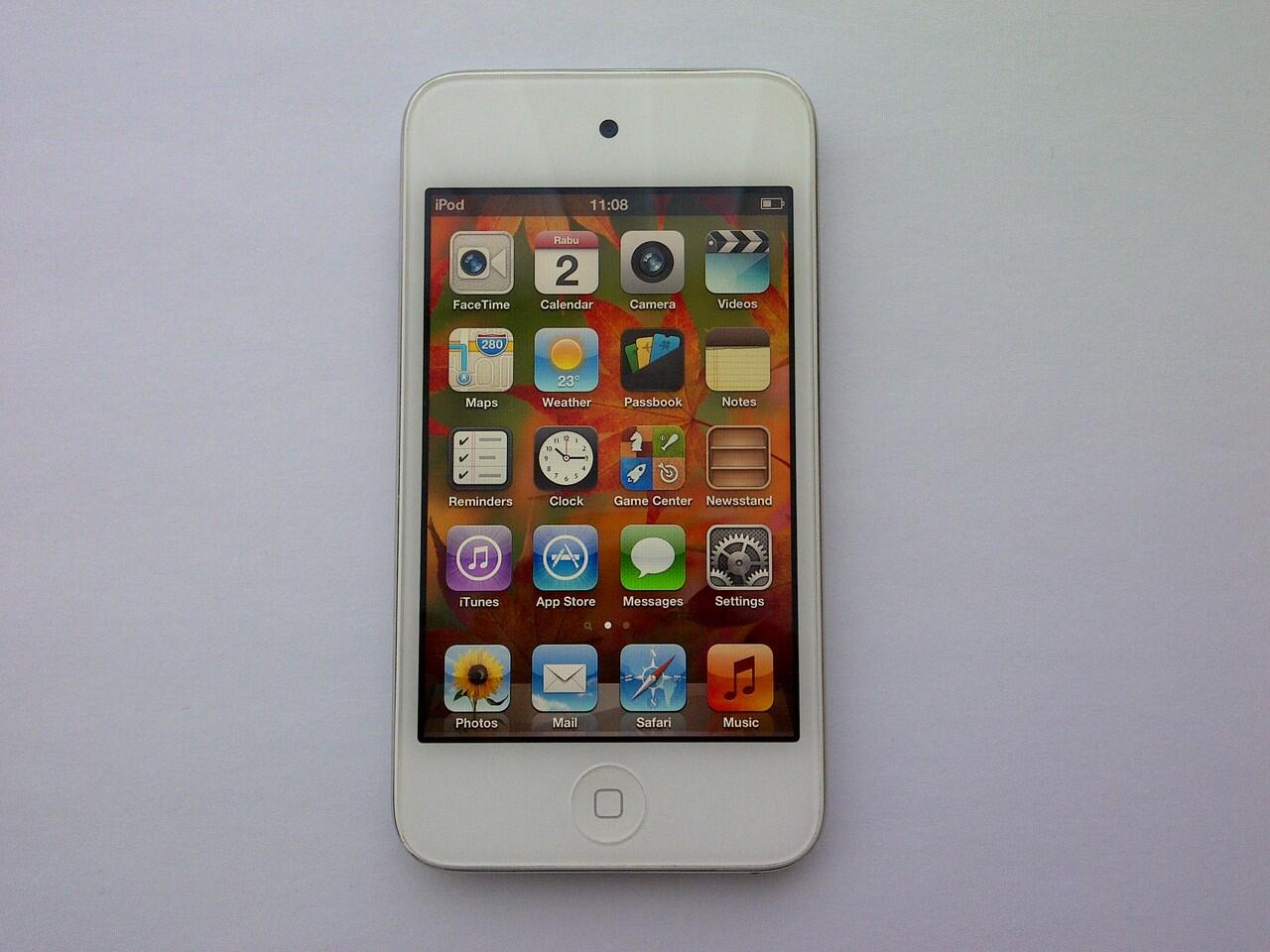 WTS IPOD TOUCH 4 32 GB WHITE